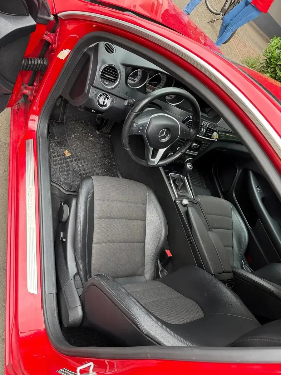 Gebraucht Mercedes C220 170 PS (125 kW) 2012 Rot Coupé