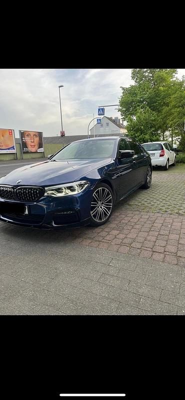 Blau Gebraucht 2019 BMW 530 Shadowline Limousine | 28.500 € (Guter Preis) - Bild 1/4