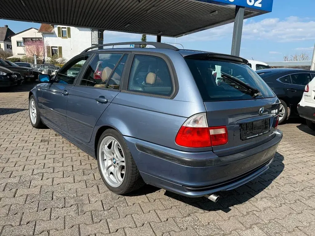 Gebraucht BMW 318 143 PS (105 kW) 2002 Blau Kombi