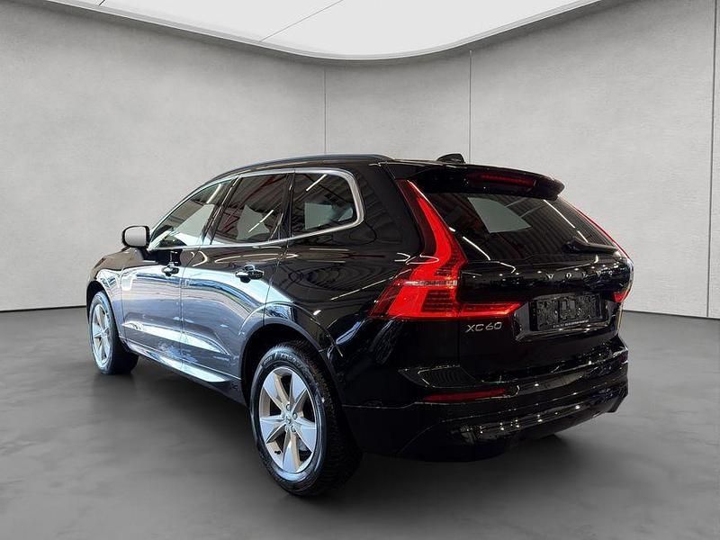 Gebraucht Volvo XC60 Core 197 PS (144 kW) 2023 Schwarz SUV