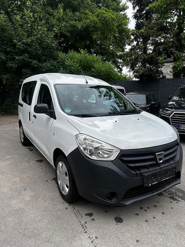 Weiß Gebraucht 2016 Dacia Dokker Van | 6.120 € (Guter Preis) - Bild 1/4