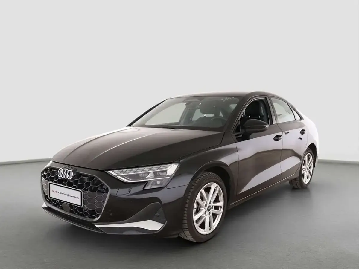 Gebraucht Audi A3 Comfort 150 PS (110 kW) 2025 Schwarz Limousine