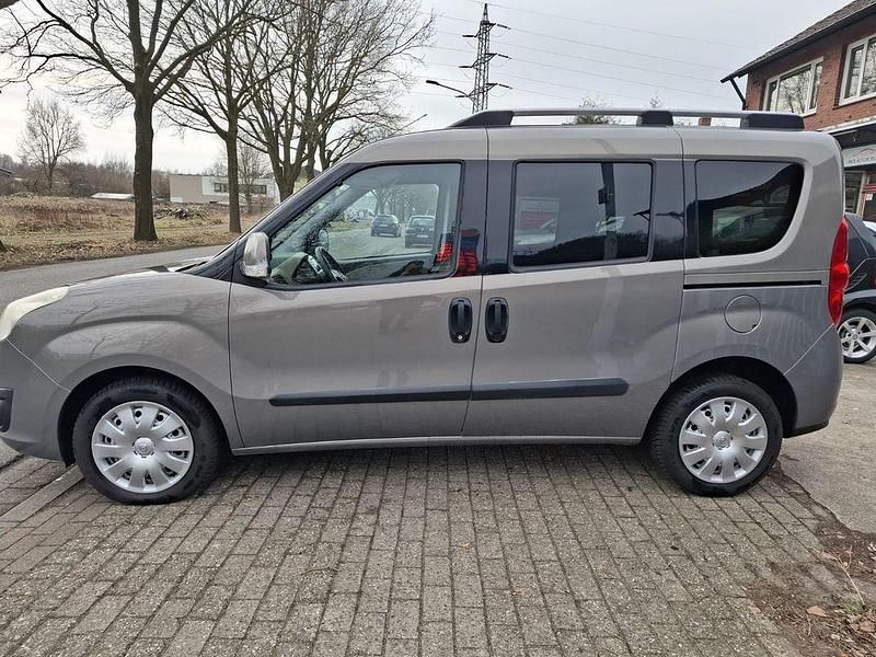 Gebraucht Opel Combo Edition 120 PS (88 kW) 2012 Grau Van / Kleinbus
