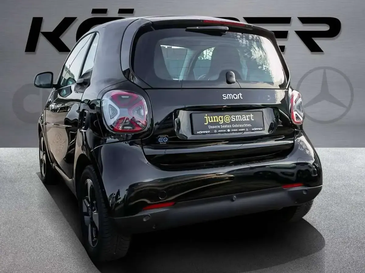 Gebraucht Smart ForTwo Coupé Exclusive 60 kW (82 PS) 2023 Schwarz Kleinwagen