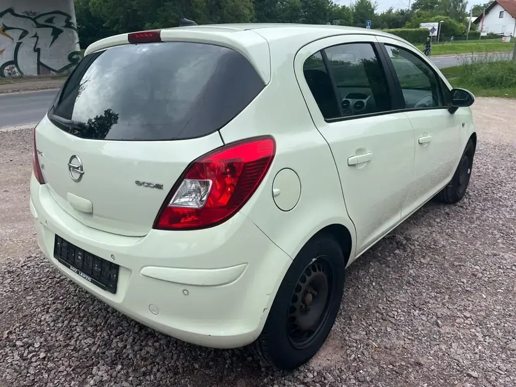 Gebraucht Opel Corsa 87 PS (63 kW) 2012 Weiß Kleinwagen