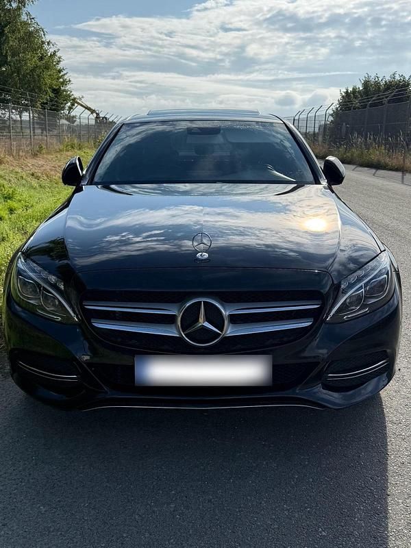 Gebraucht Mercedes C250 204 PS (150 kW) 2014 Schwarz Limousine