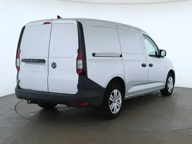 Używany VW Caddy 122 KM (89 kW) 2023 Srebrny Minivan