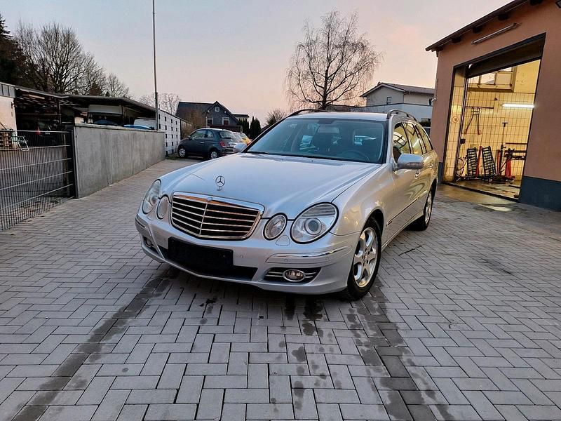 Gebraucht Mercedes R280 230 PS (169 kW) 2008 Silber Van / Kleinbus