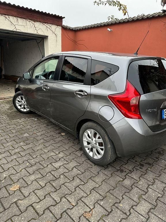 Grau Gebraucht 2015 Nissan Note Acenta Limousine | 5.499 € (Fairer Preis) - Bild 1/4