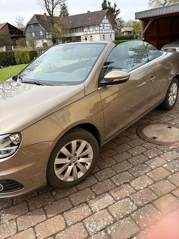Second-hand VW Eos 140 CP (102 kW) 2015 Auriu Cabrio