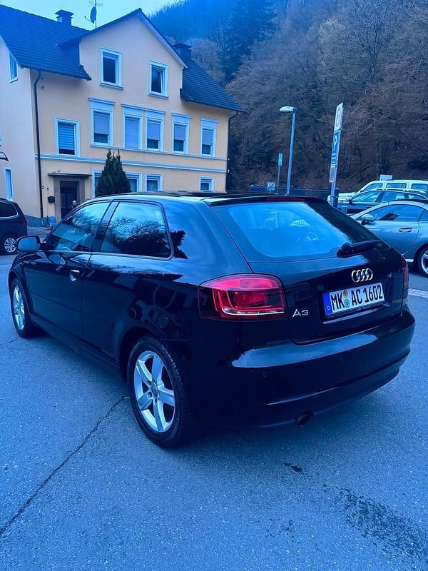 Gebraucht Audi A3 102 PS (75 kW) 2010 Schwarz Kleinwagen