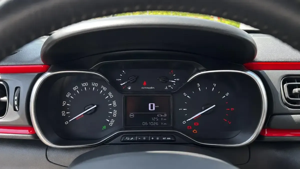 Usado Citroën C3 Shine 82 CV (60 kW) 2019 Rojo Utilitario