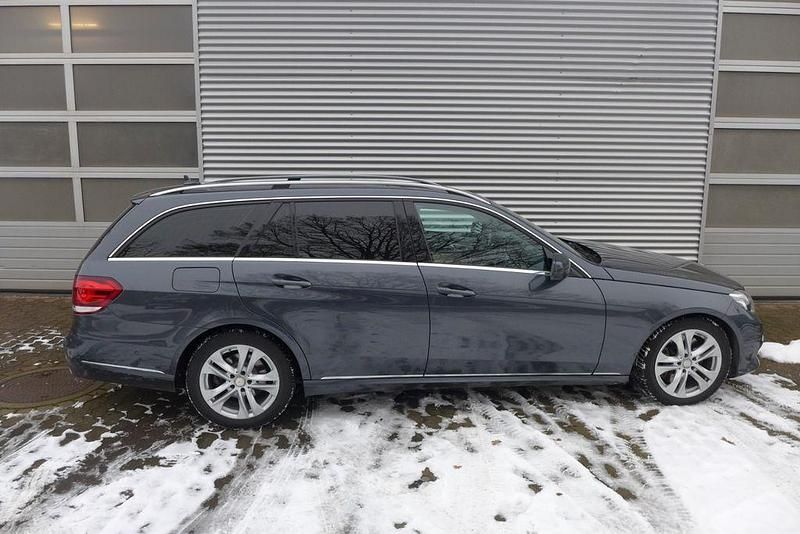 Gebraucht Mercedes E400 333 PS (244 kW) 2015 Grau Kombi