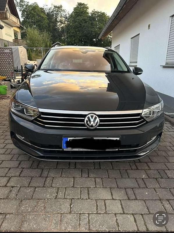 Gebraucht VW Passat Highline 190 PS (139 kW) 2019 Grau Kombi
