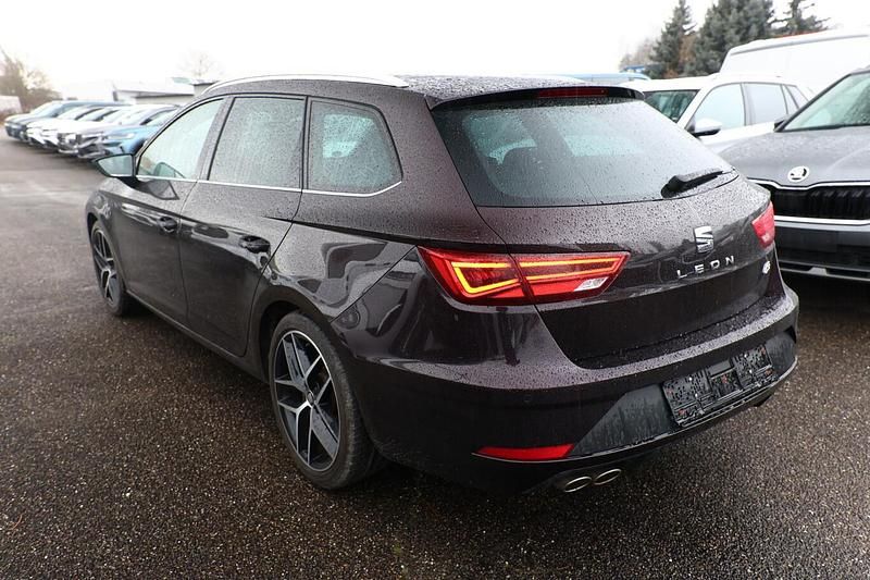 Gebraucht Seat Leon ST FR 190 PS (139 kW) 2019 Black berry metallic Kombi