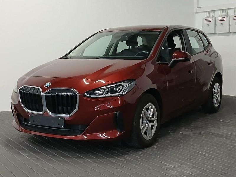 Rot Gebraucht 2023 BMW 218 Active Tourer Performance Van / Kleinbus | 24.863 € (Superpreis) - Bild 1/4
