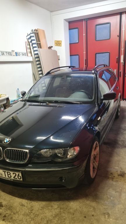 Schwarz Gebraucht 2005 BMW 325 Kombi | 3.456 € (Guter Preis) - Bild 1/4