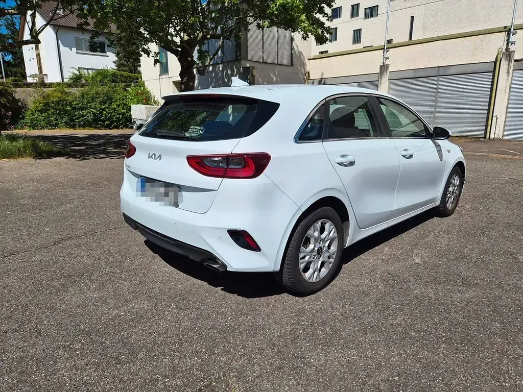 Gebraucht Kia Ceed Vision 160 PS (117 kW) 2021 Weiß Kleinwagen