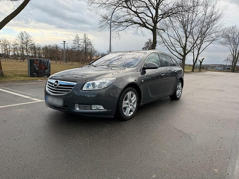 Gebraucht Opel Insignia 160 PS (117 kW) 2012 Grau Kombi