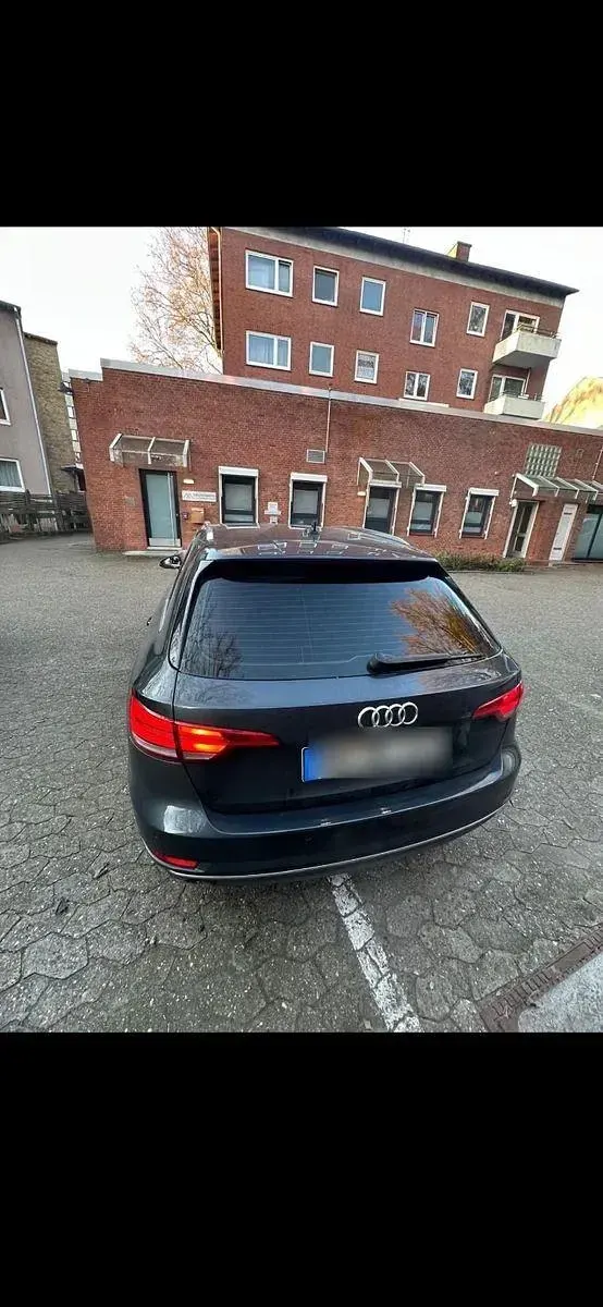 Używany Audi A4 Ambition 150 KM (110 kW) 2016 Szary Kombi
