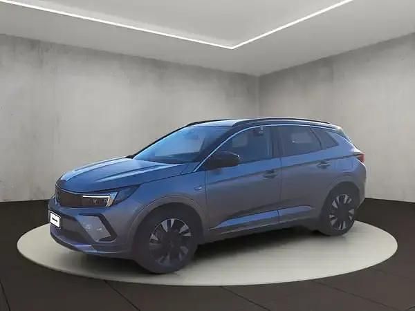 Quarz silber (metallic) Gebraucht 2022 Opel Grandland X Ultimate SUV | 25.950 € (Etwas zu teuer) - Bild 1/4