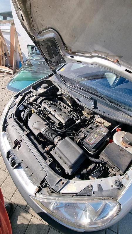 Gebraucht Peugeot 206 CC 136 PS (100 kW) 2001 Silber Cabrio