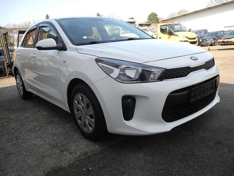 Gebraucht Kia Rio Attract 84 PS (61 kW) 2020 Weiß Limousine
