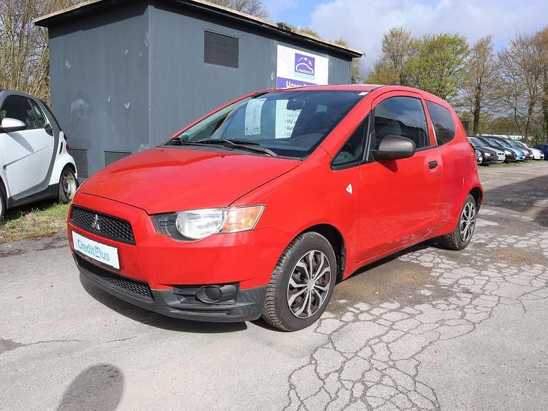 Gebraucht Mitsubishi Colt Basis 75 PS (55 kW) 2011 New red Kleinwagen