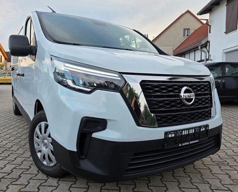 Weiß Gebraucht 2024 Nissan Primastar Acenta Van / Kleinbus | 27.999 € (Guter Preis) - Bild 1/4