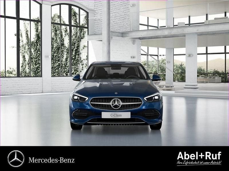 Gebraucht Mercedes C180 Avantgarde 170 PS (125 kW) 2024 Blau Limousine