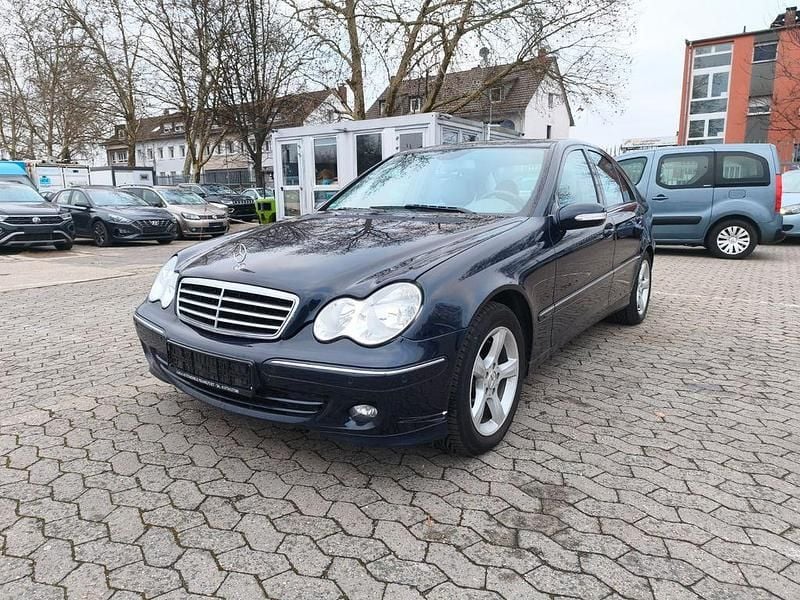 Blau Gebraucht 2007 Mercedes C180 Avantgarde Limousine | 5.490 € (Superpreis) - Bild 1/4