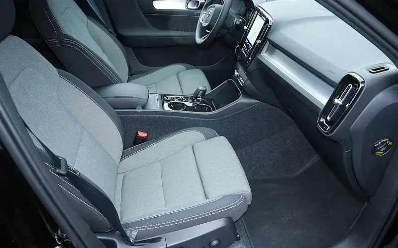 Gebraucht Volvo XC40 Plus 197 PS (144 kW) 2025 Schwarz SUV