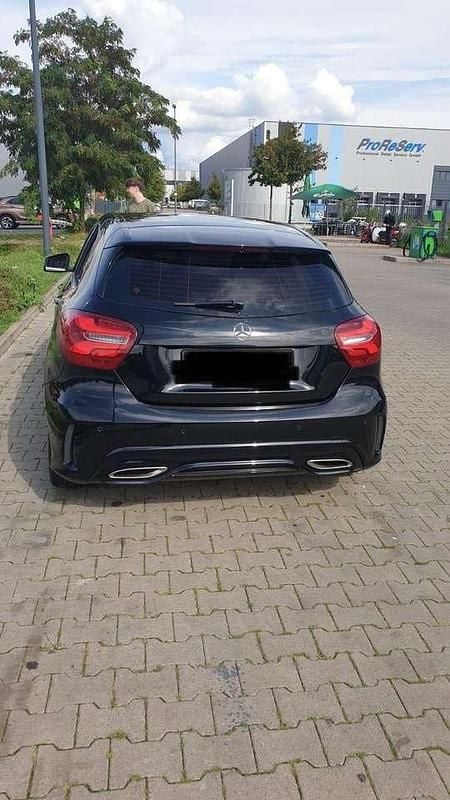 Schwarz Gebraucht 2016 Mercedes A180 AMG line Kleinwagen | 12.000 € (Guter Preis) - Bild 1/4