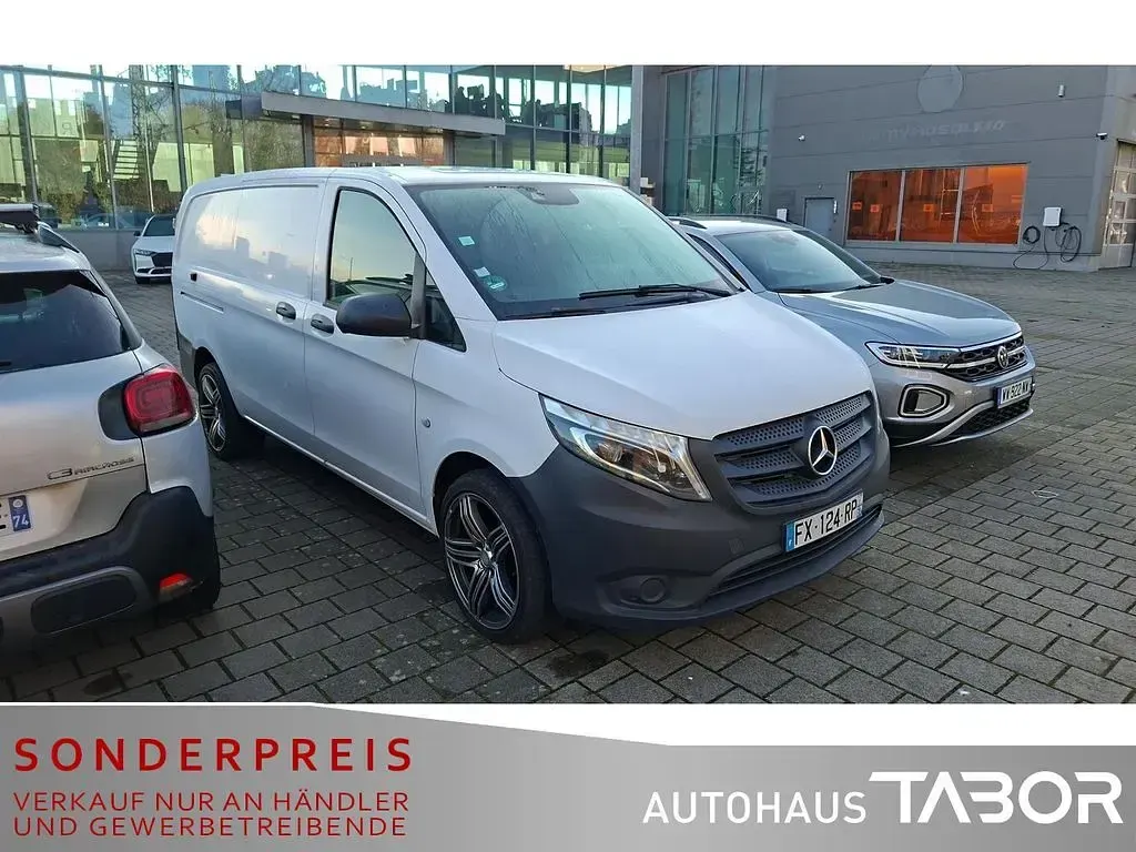 Gebraucht Mercedes Vito 163 PS (119 kW) 2015 Arktikweiss Van
