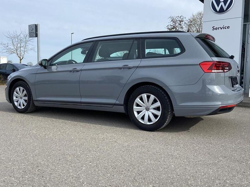 Gebraucht VW Passat 150 PS (110 kW) 2022 Grau Kombi
