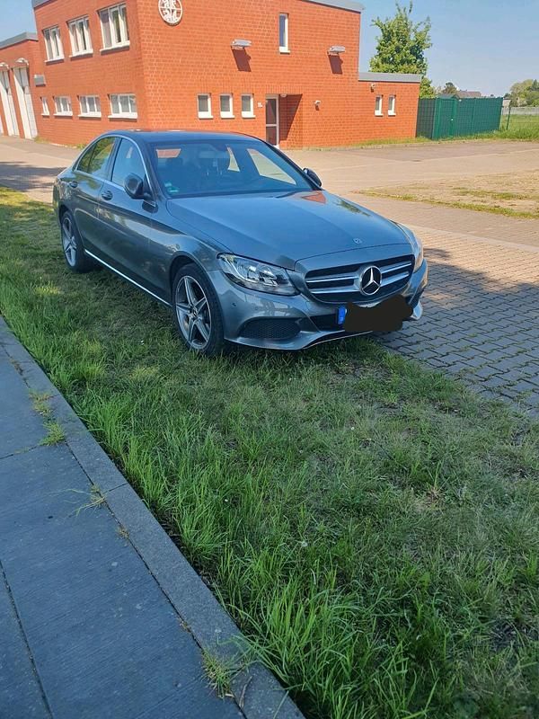 Grau Gebraucht 2017 Mercedes C180 Avantgarde Limousine | 19.150 € (Guter Preis) - Bild 1/4