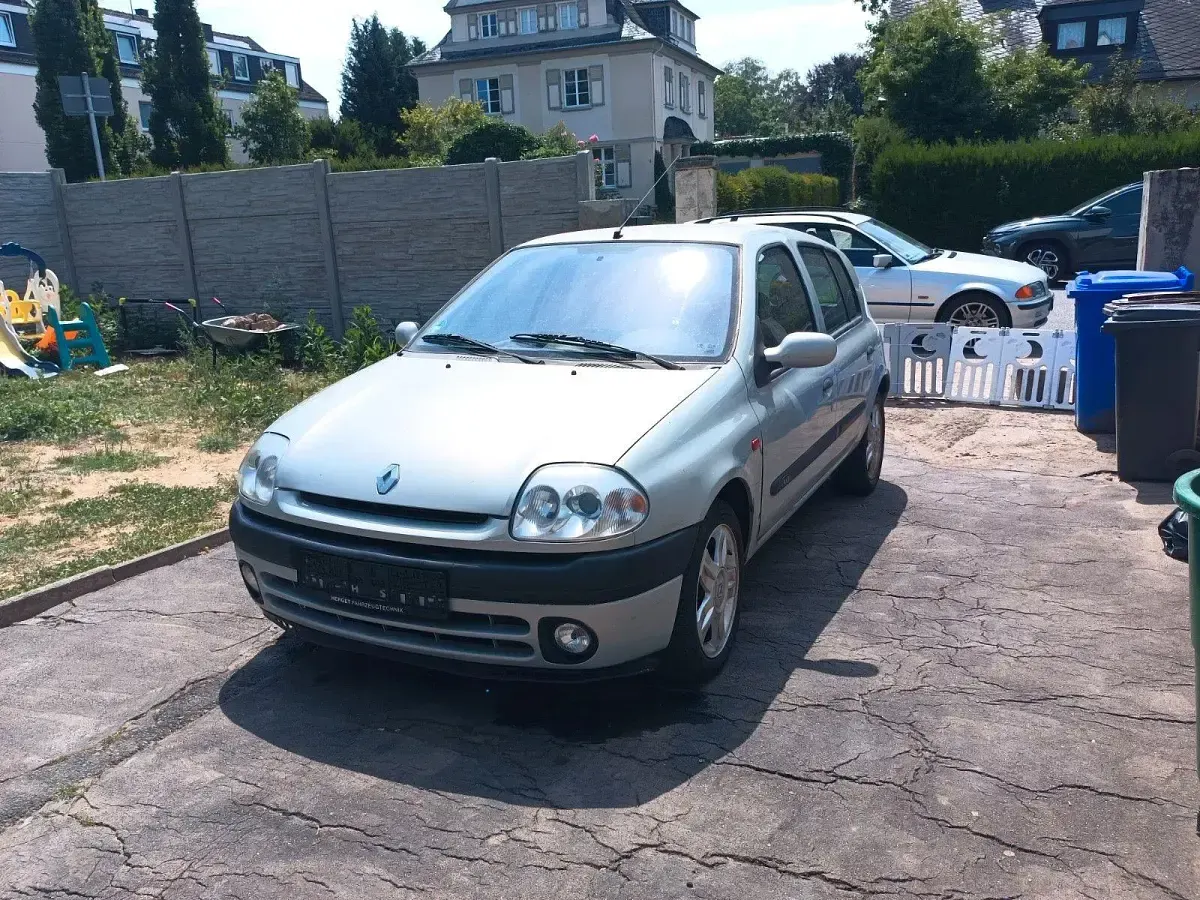 Gebraucht Renault Clio 75 PS (55 kW) 2001 Grau Kleinwagen