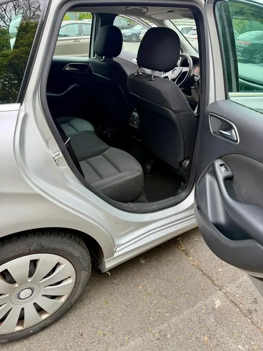 Gebraucht Mercedes B200 156 PS (114 kW) 2012 Grau Kleinwagen