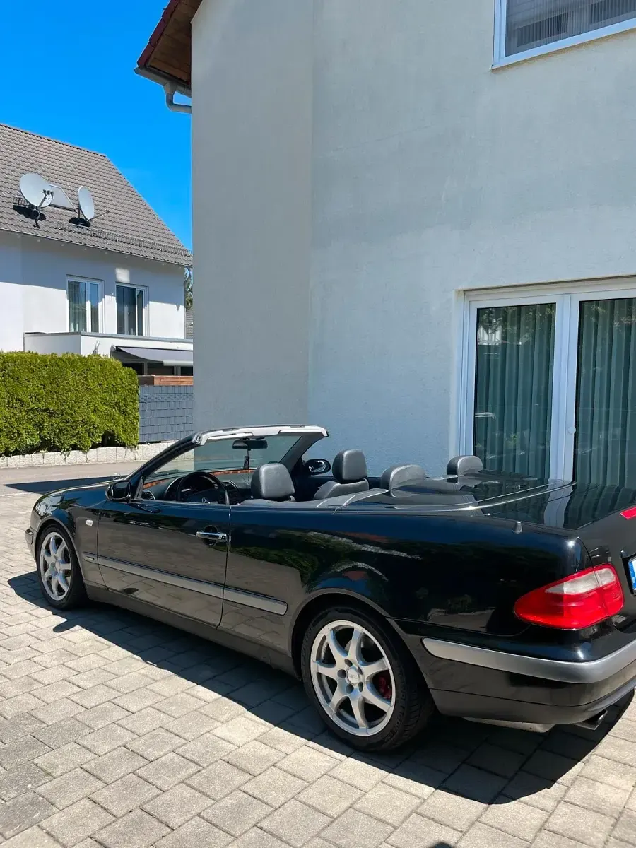 Gebraucht Mercedes CLK320 217 PS (159 kW) 1999 Schwarz Cabrio