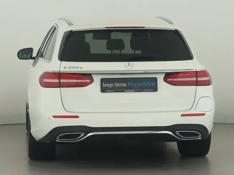 Gebraucht Mercedes E300 AMG 320 PS (235 kW) 2021 Polarweiss uni Kombi