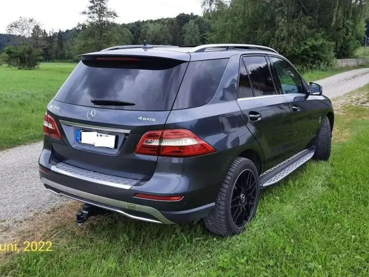 Gebraucht Mercedes ML350 306 PS (225 kW) 2012 Tenoritgrau  metalliclack SUV