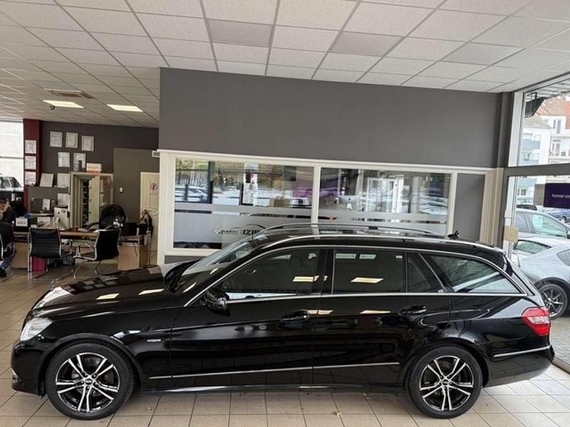 Gebraucht Mercedes E300 231 PS (169 kW) 2011 Schwarz Kombi