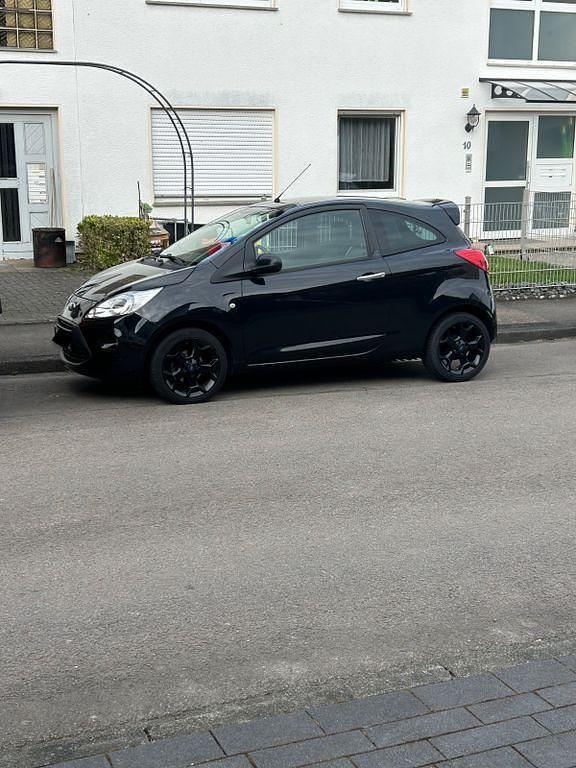 Gebraucht Ford Ka 69 PS (50 kW) 2015 Schwarz Kleinwagen
