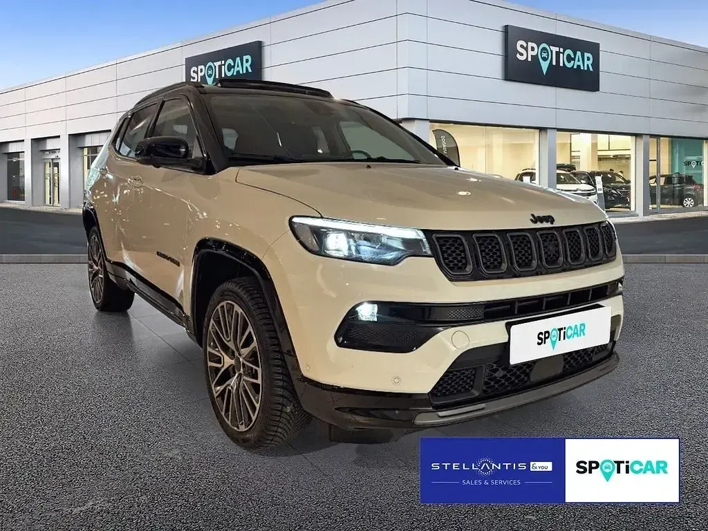 Gebraucht Jeep Compass Summit 179 PS (131 kW) 2025 Weiß SUV
