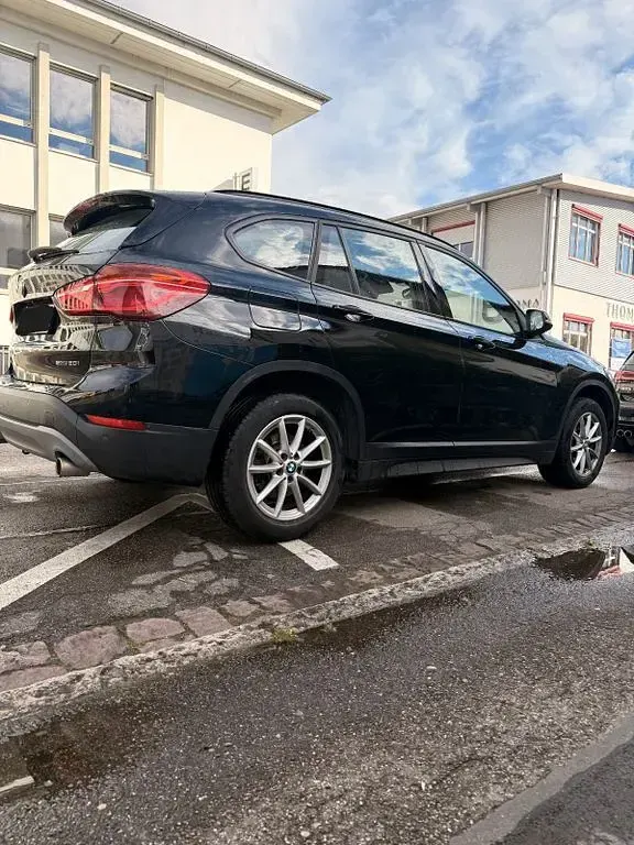 Używany BMW X1 Advantage 192 KM (141 kW) 2019 Czarny SUV