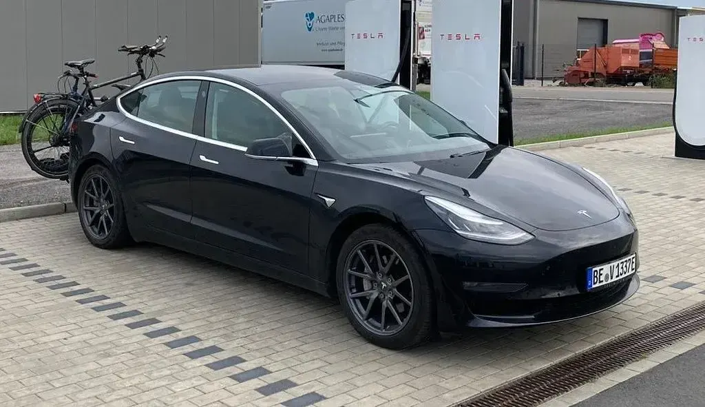 Gebraucht Tesla Model 3 366 kW (498 PS) 2019 Schwarz Limousine