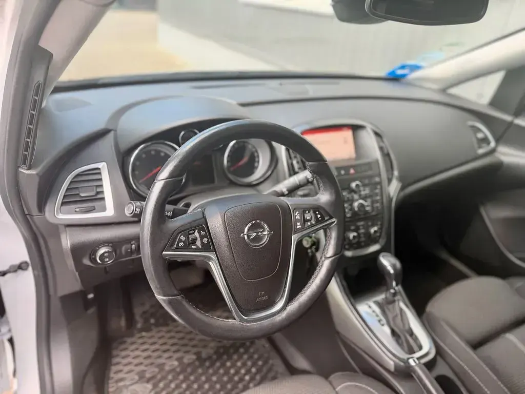 Gebraucht Opel Astra Exklusiv 170 PS (125 kW) 2014 Weiß Kombi