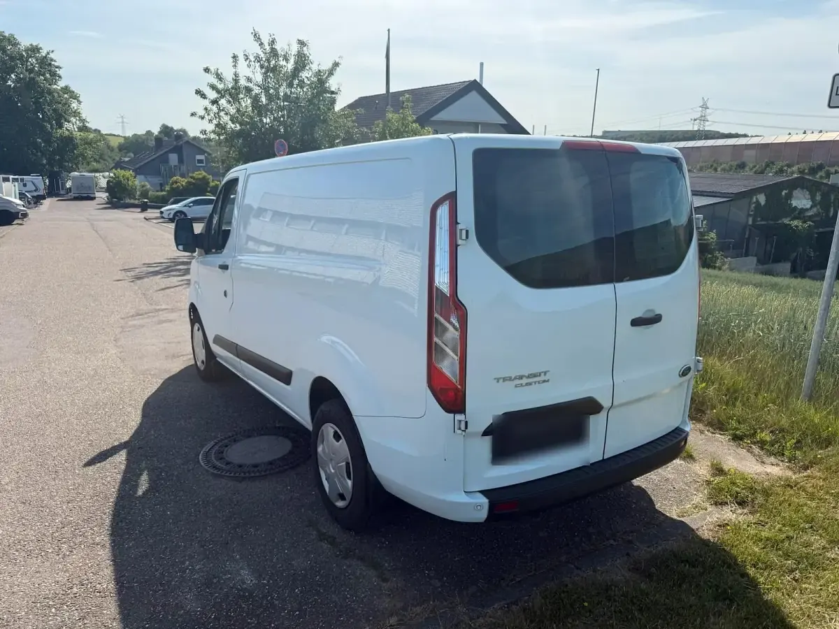 Gebraucht Ford Transit Custom 131 PS (96 kW) 2019 Weiß Van / Kleinbus