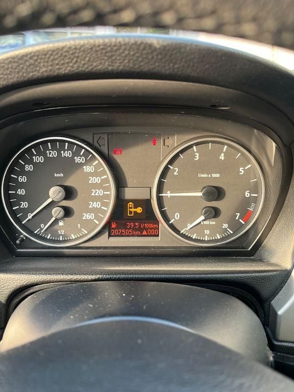 Gebraucht BMW 320 150 PS (110 kW) 2006 Grau Limousine