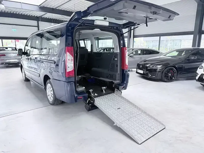 Gebraucht Citroën Jumpy 128 PS (94 kW) 2014 Blau Van / Kleinbus